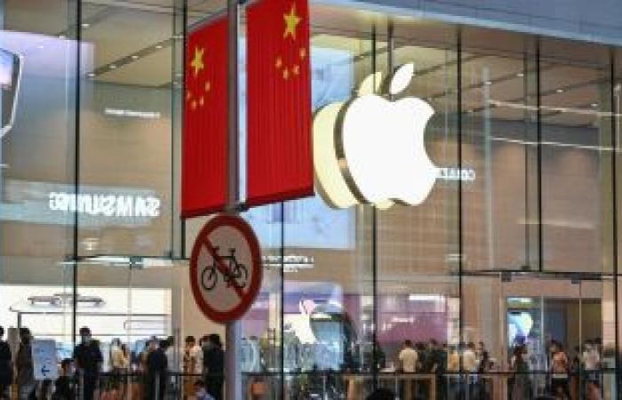 أخبار التكنولوجيا : تقرير: المستهلكون الأمريكيون لأبل سيدفعون ثمن ارتفاع الرسوم الجمركية بفيتنام