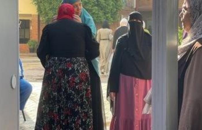 تقارير مصرية : تفتيش طلاب الثانوية العامة قبل أداء الامتحانات لمنع الغش