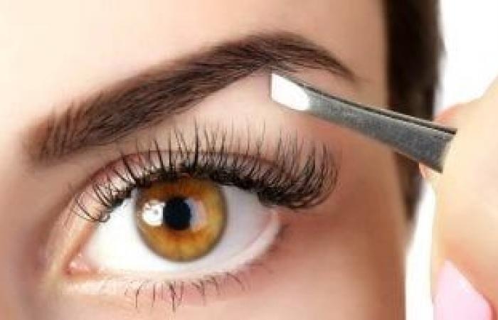 صحة وطب : خلى بالك.. إزالة الحواجب فى صالونات التجميل قد تسبب فشلاً كبدياً