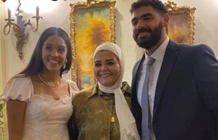 أخبار الرياضة : خطوبة عبد الرحمن حميد حارس يد الأهلي على زينة العلمى لاعبة الطائرة