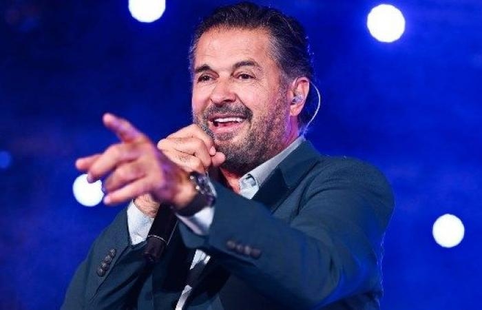 راغب علامة يوجّه رسالة مثيرة لـ نقيب الموسيقيين بعد قُبلة الحفلة
