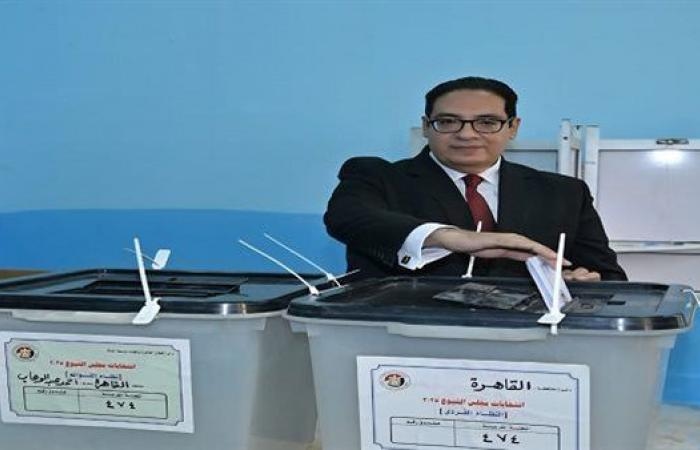 رئيس جامعة القاهرة يدلي بصوته في انتخابات مجلس الشيوخ 2025
