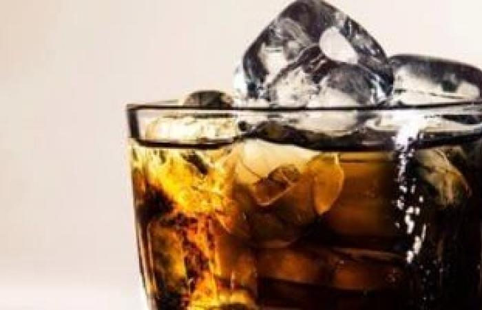 صحة وطب : تناول مشروب غازى "دايت" يوميًا يزيد خطر الإصابة بالسكر.. دراسة تحذر