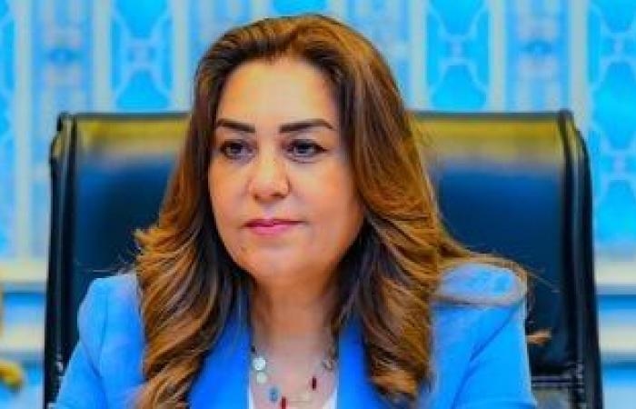 تقارير مصرية : "منال عوض" تنعى عامل نظافة توفي أثناء تأدية عمله بالزقازيق