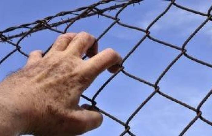 الأخبار العالمية : المملكة المتحدة تستعد لترحيل المجرمين الأجانب لتوفير أماكن في السجون