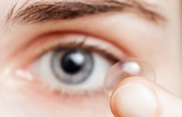 صحة وطب : لو بتحبى "العدسات اللاصقة".. نصائح لإرتدائها بأمان خلال فصل الصيف