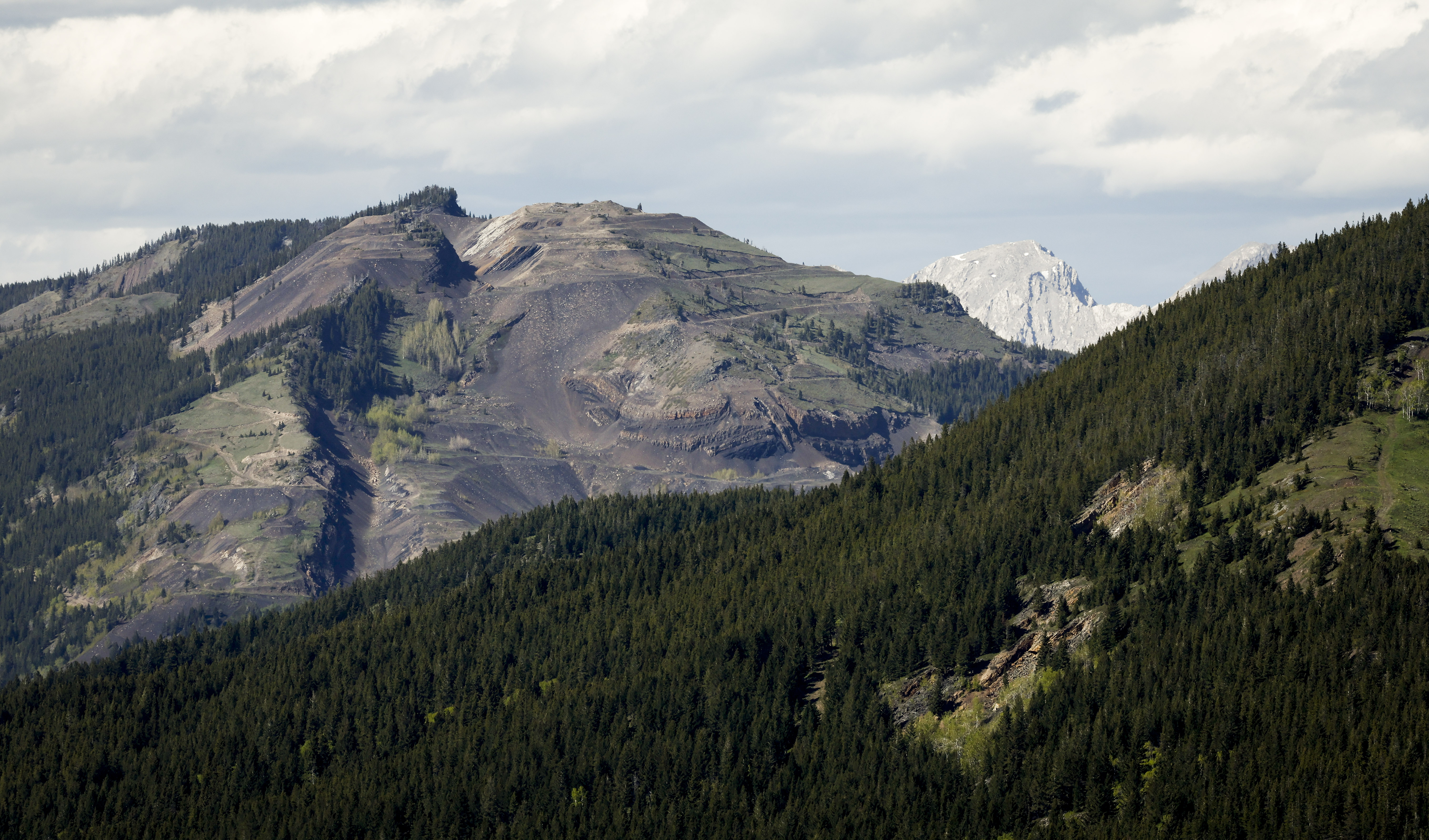 Why does Alberta yearn for the coal mines?
