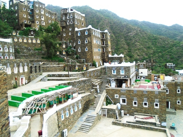 British Consul General Explores Economic, Tourism Partnerships in Aseer