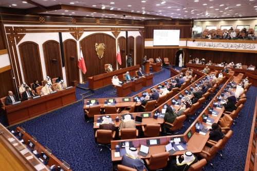 Shura Council to discuss proposals restricting children's access to certain websites for up to 12 hours daily