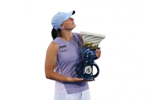 Polish star claims first Cincinnati title and edges closer to Serena's WTA 1000 record