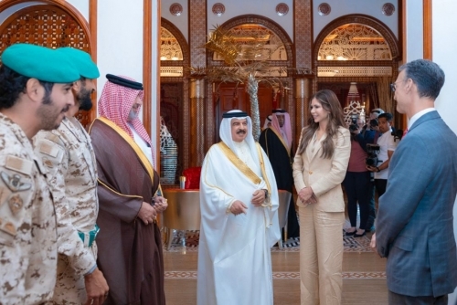 HM King Hamad Receives US Secretary of Homeland Security Kristi Noem
