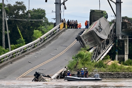 Four killed in Ecuador bridge collapse