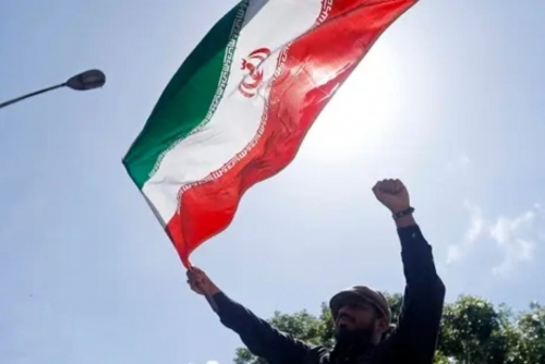 Iran arrests five for 'tarnishing' country's image: media