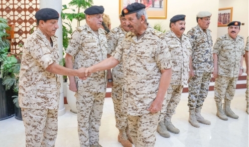 Bahrain Defence Force Commander Hosts High-Level Meetings and Eid Greetings