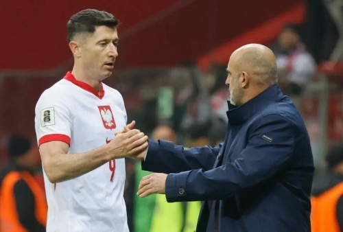 Poland coach quits after Lewandowski boycott and World Cup qualifier loss