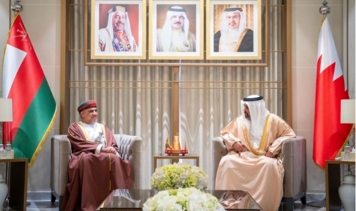 Finance Minister Stresses Strategic Cooperation Between Bahrain and Oman