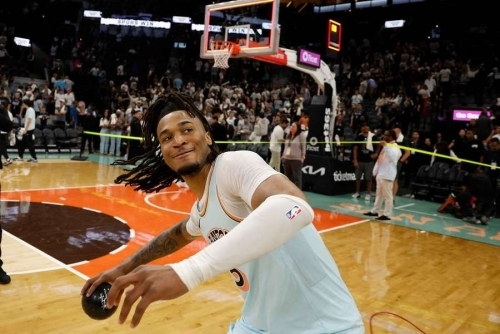 Spurs' Castle named NBA rookie of the year