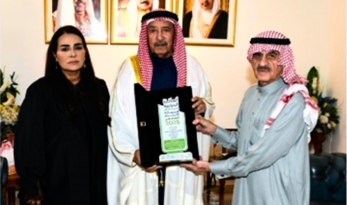 Muharraq Governor receives Community Commitment Leadership Award in appreciation of his efforts in supporting the elderly