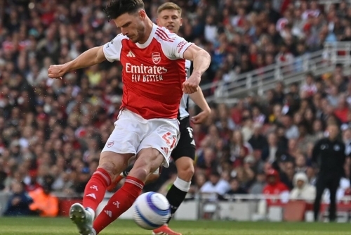 Arsenal secure Champions League place, Everton win on Goodison farewell