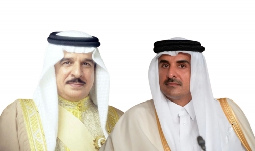 HM King Hamad Expresses Solidarity with Qatar in Phone Call with Emir Sheikh Tamim