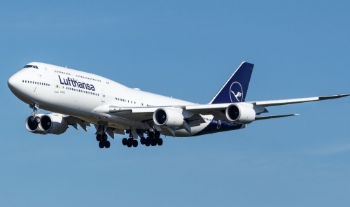 Lufthansa Flight Operated Without Pilot for 10 Minutes After Copilot Collapsed Mid-Air