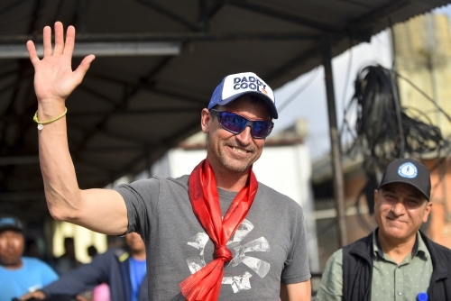British climber breaks his own record with 19th Everest summit