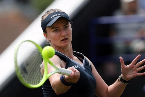 Krejcikova suffers injury scare ahead of Wimbledon defence
