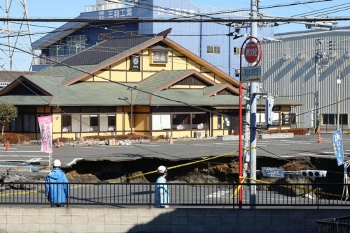 1.2 million in Japan told to use less water to help sinkhole rescue