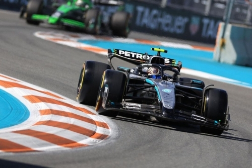 Antonelli stuns with Miami sprint pole