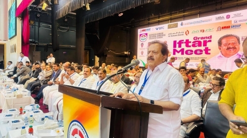 Indian Leader Joins Community Iftar
