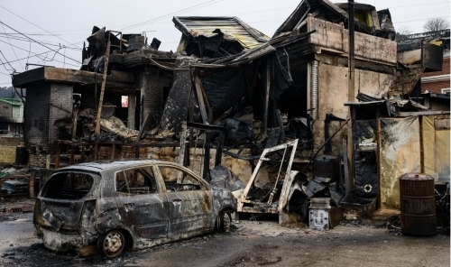 South Korea firefighters deploy helicopters as wildfires reignite