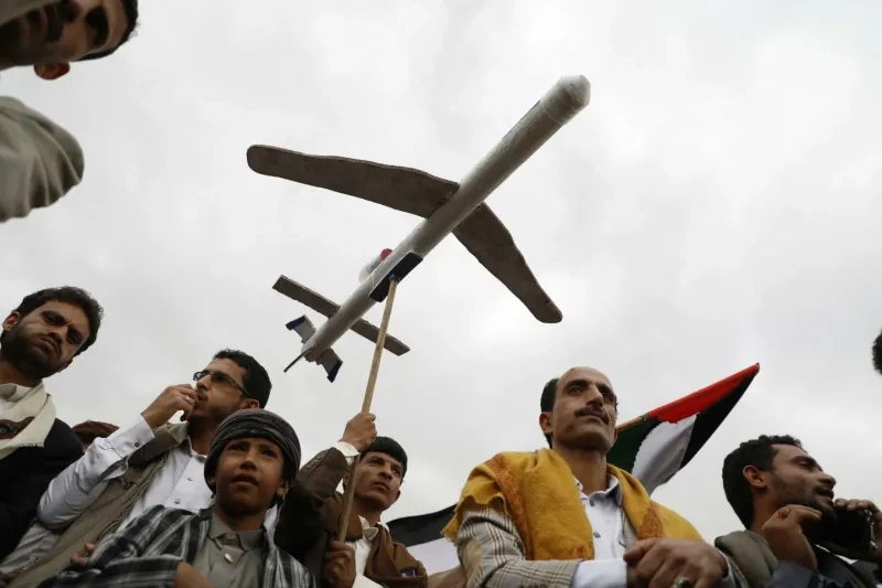 بعد أسبوعين من اتفاق مسقط.. مليشيا الحوثي تعلن نيتها استئناف الهجمات على الملاحة الدولية