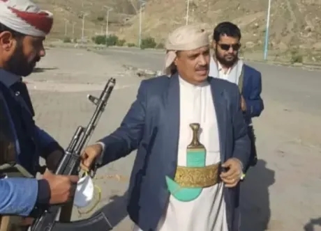حملة حوثية ضد سلطان السامعي.. تهمة العمالة والتطبيع في مواجهة الانتقاد