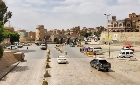"يمن مت" .. قرار حوثي بحظر الإعلانات الرقمية يُفاقم مأساة اليمنيين