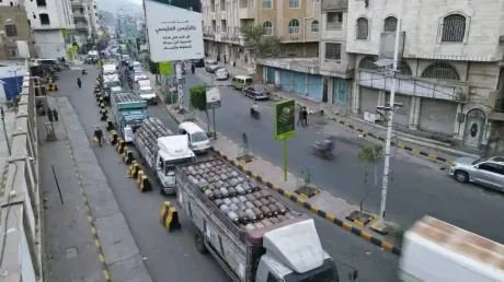 الغاز في تعز.. سلاح بيد متنفذين ومعاناة يدفع ثمنها المواطن