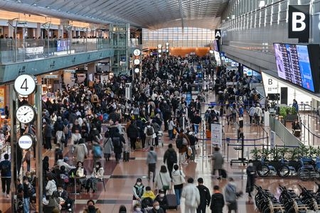 استقالة كبار المسؤولين في شركة مطار اليابان بسبب فضيحة