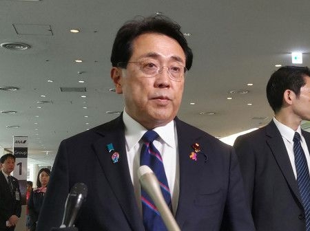 Japan Seen Immune to U.S. Auto Tariff Hike: Akazawa