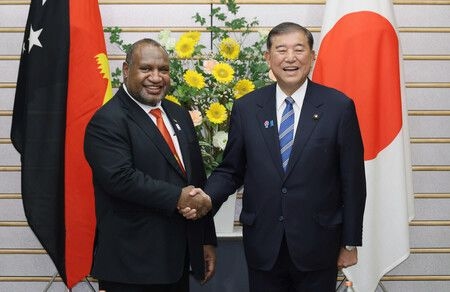 Ishiba Pledges Defense Aid for Papua New Guinea