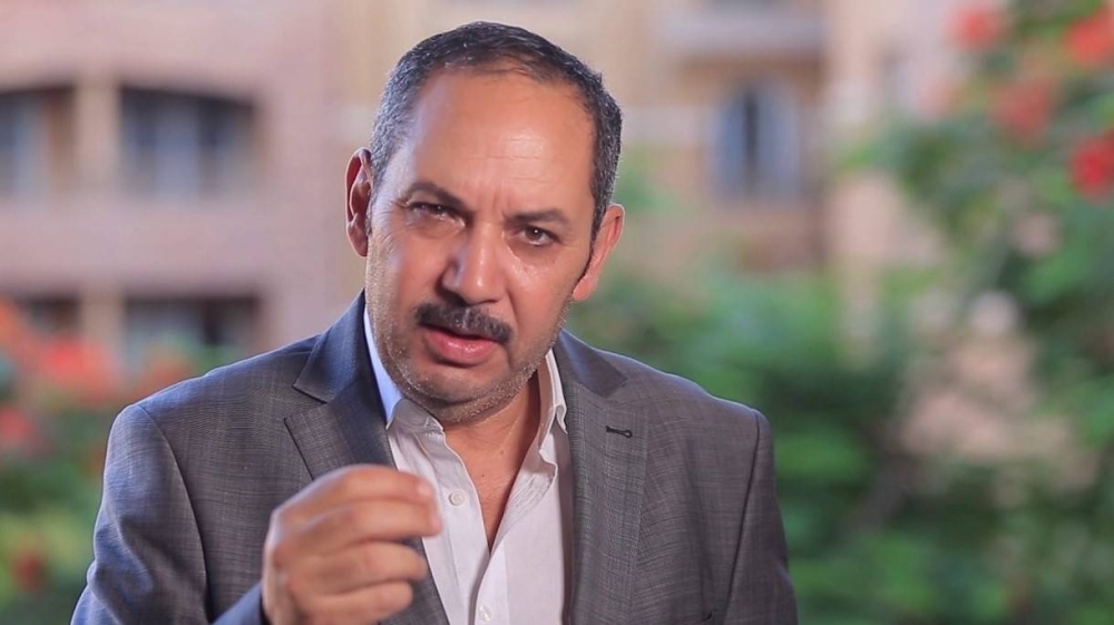 «خلل المقص» يقلب سيارة الفنان المصري كمال أبو رية