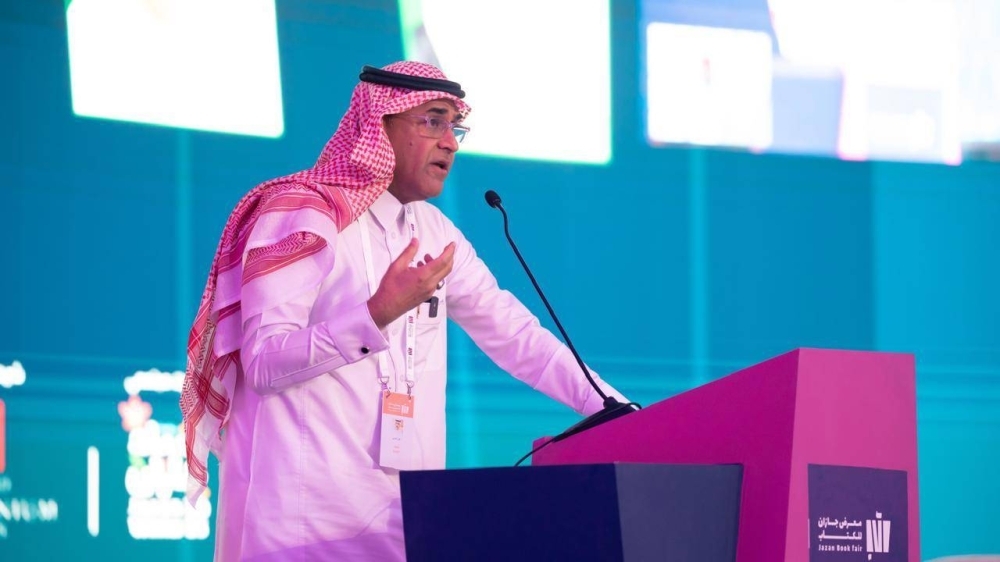 جلسات حوارية وضيوف متخصصون ينثرون إبداعاتهم في معرض جازان للكتاب 2025