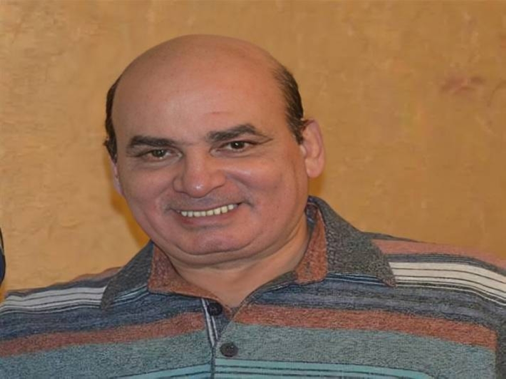 كتب «أنا مش عارفني» ورحل دون عزاء.. وفاة الشاعر الغنائي أمل الطائر