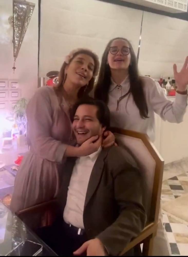 أصالة تغني لابنها خالد بمشاركة ابنتها الكبرى