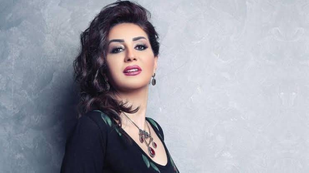 وفاء عامر لـ «عكاظ»: أفضل تصدُّر اسمي «الترند» بأعمالي الفنية وليس بالمسابقات