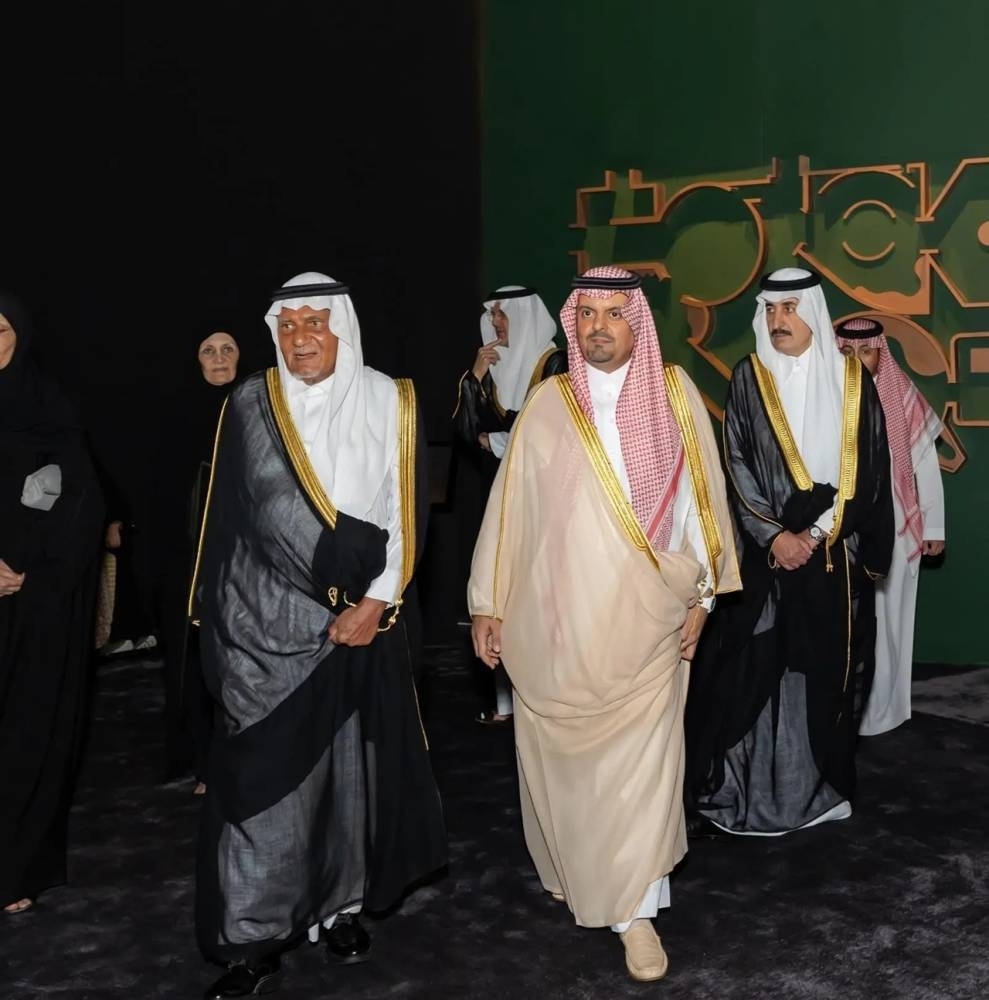 نائب أمير مكة يدشّن معرض «في محبة خالد الفيصل»