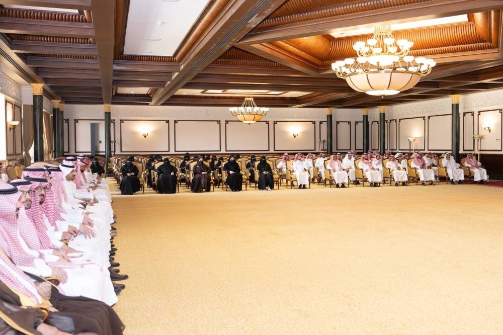 أمير تبوك يستقبل وكلاء ومنسوبي الإمارة بمناسبة عيد الفطر المبارك