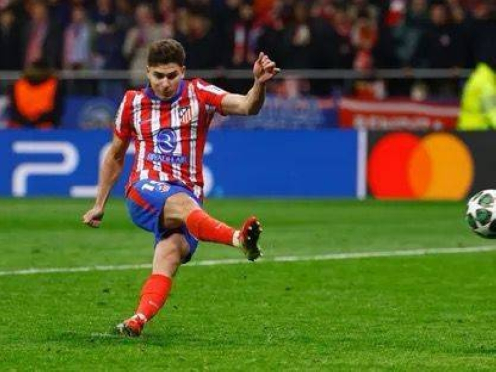 الاتحاد الأوروبي يُبعد حكم لقطة ألفاريز الشهيرة!