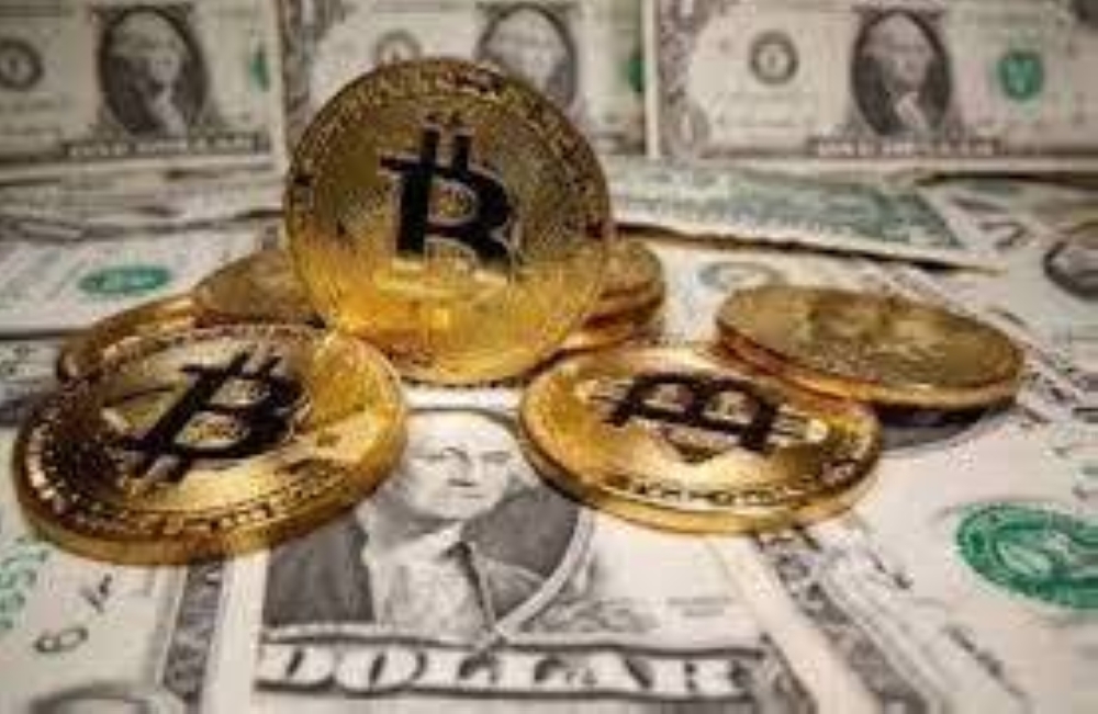 تأجيل الرسوم يصعد بـ«بيتكوين» فوق 85 ألف دولار مؤقتاً