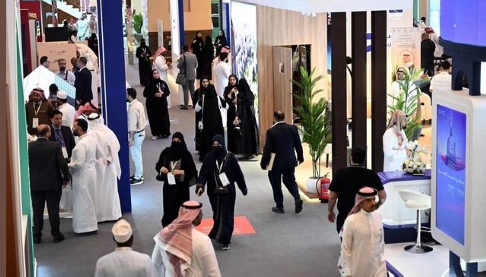 خان: «الربط الجوي» يخطط للوصول إلى 2.5 مليون مقعد خلال 2025