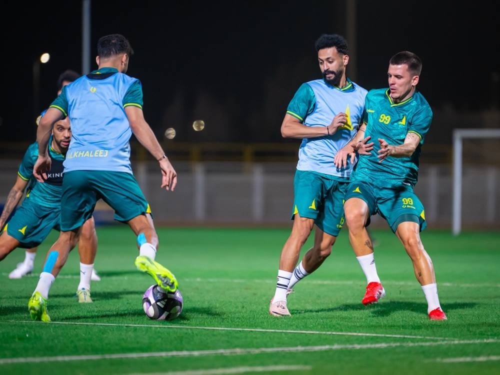 «البحارة» يختبرون أمواج «الزعيم»