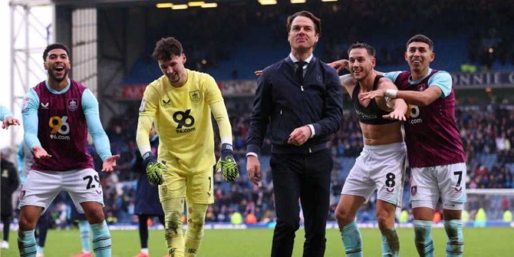 بيرنلي يتأهل لـ «Premier League» برقم أسطوري!